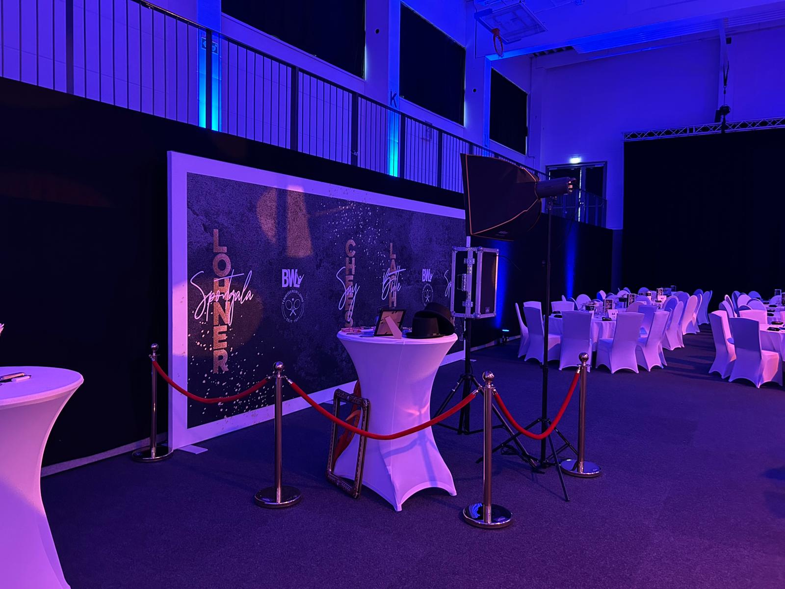 VIP Absperrung | Personenleitsystem in Gold